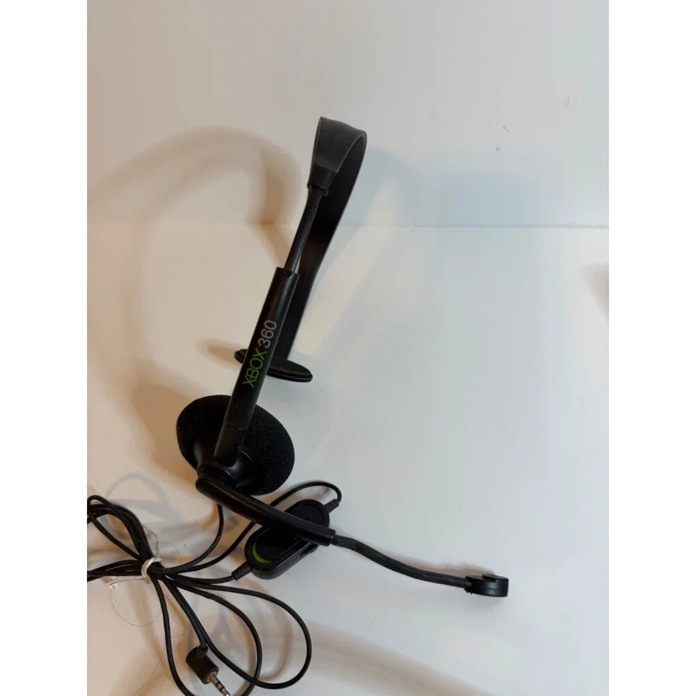 Xbox 360 120 GB HDD with StarWars Battlefront and all cords and a microphone